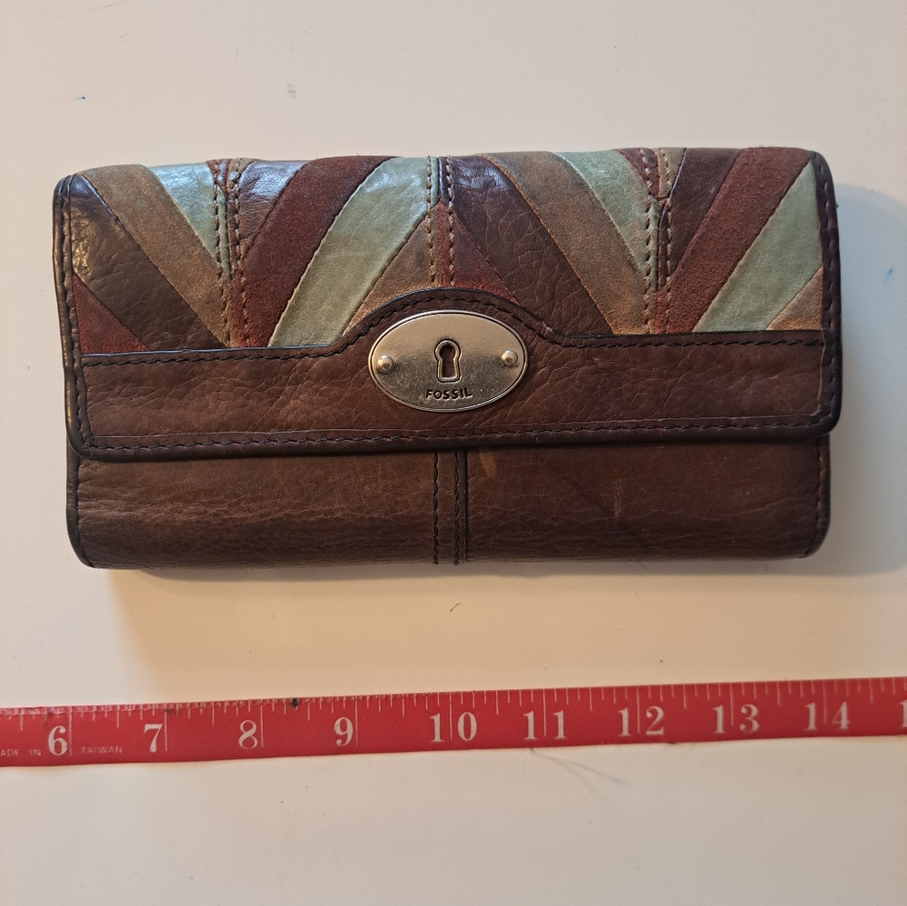 ​Vintage Fossil Maddox Chevron Patchwork Leather Wallet - Boho Trifold with Key